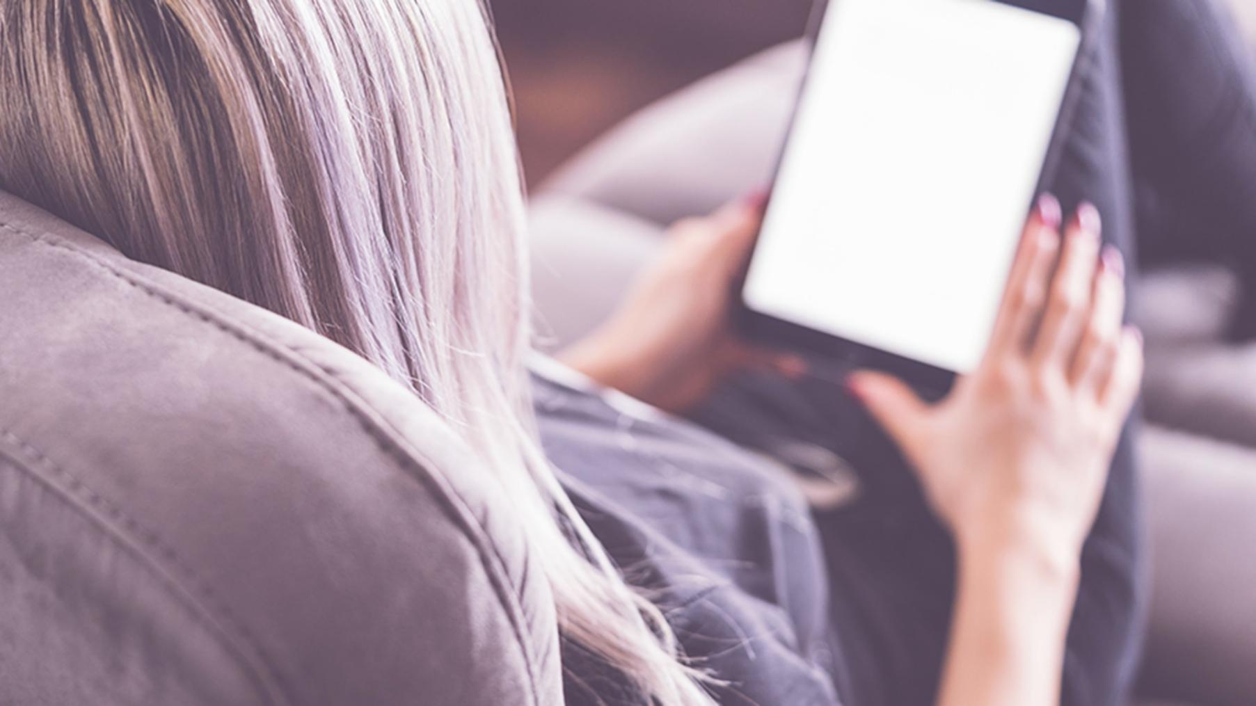 Teilnehmer arbeiten gemeinsam an praktischen Übungen zur Budgetplanung